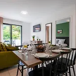 Nemea Les Hauts De Milady Aparthotel 4*
