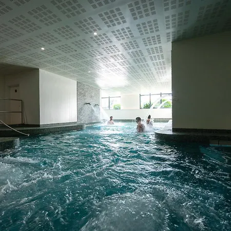 アパートホテル Nemea Les Hauts De Milady 4*