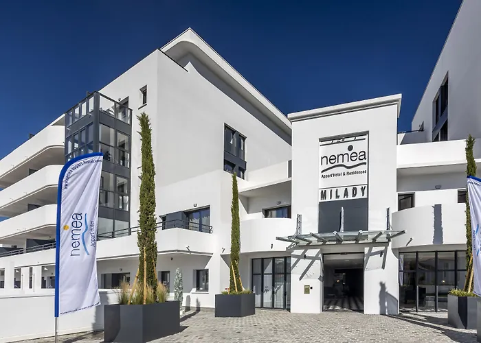 Nemea Les Hauts De Milady 4*