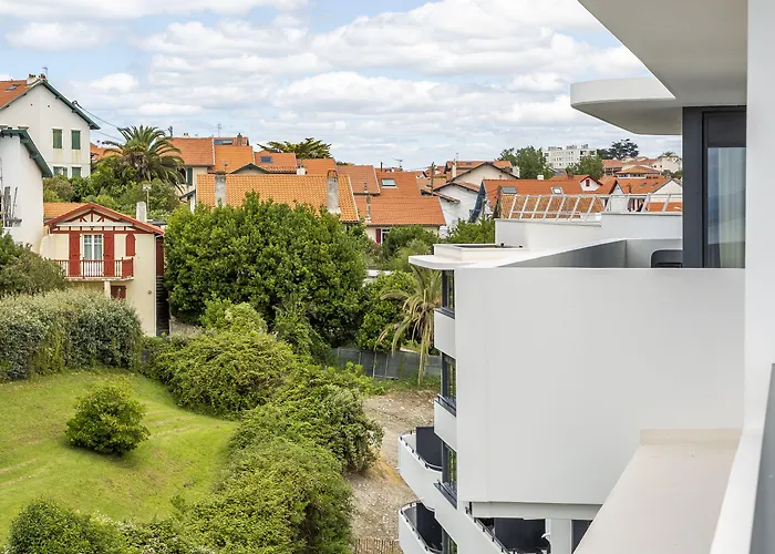 Nemea Les Hauts De Milady 4*