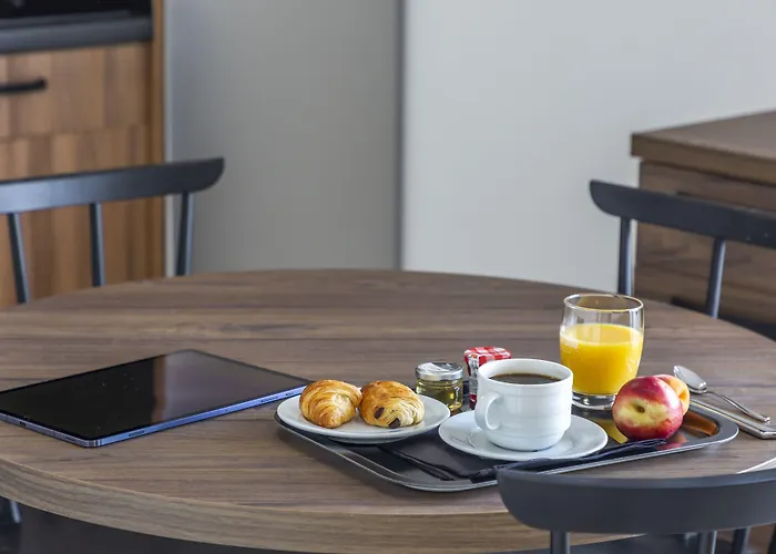 Nemea Les Hauts De Milady 4*