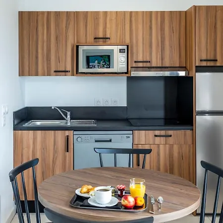 Nemea Les Hauts De Milady Apartmanhotel 4*