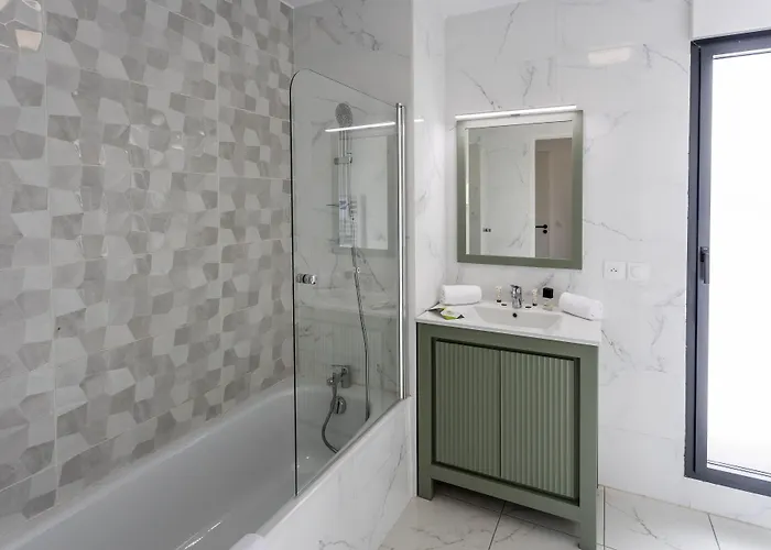 Nemea Les Hauts De Milady 4*